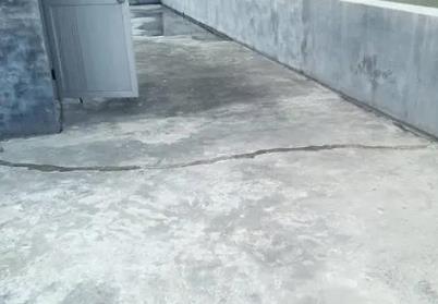 乌拉特中楼顶漏水维修公司分享下如何解决卫生间隐蔽部位漏水的问题?