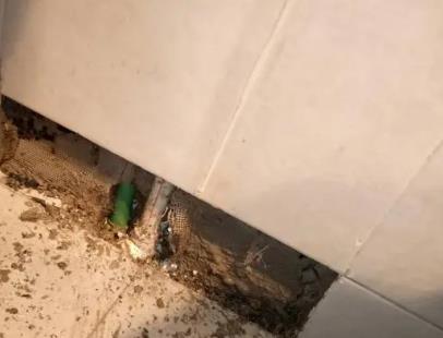 乌拉特中楼顶漏水维修公司分享下修复水管漏水的几种小方法